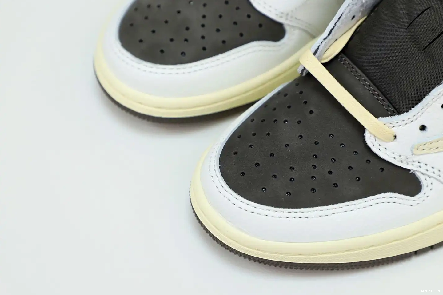 TRAVIS SCOTT 1 AIR LOW REVERSE OG Kimikick MOCHA X JORDAN 0822